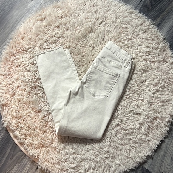 Design Lab white jean Capris SZ 24 - Picture 2 of 2